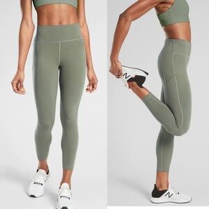 ATHLETA Ultimate Stash Pocket 7/8 Tight Sage Green Leggings Large